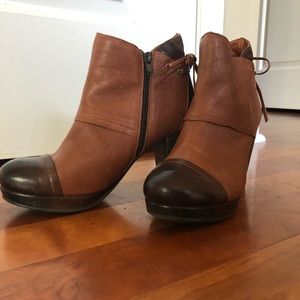 BRAKO leather ankle boots